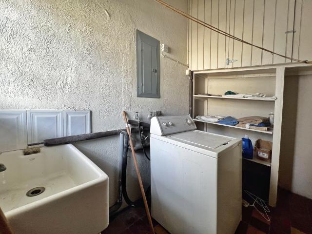 Standel Apartment Suites For Sale Laundry Room