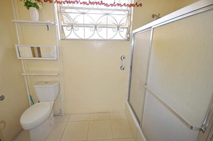 South Ridge #25 Barbados For Sale Bathroom 1