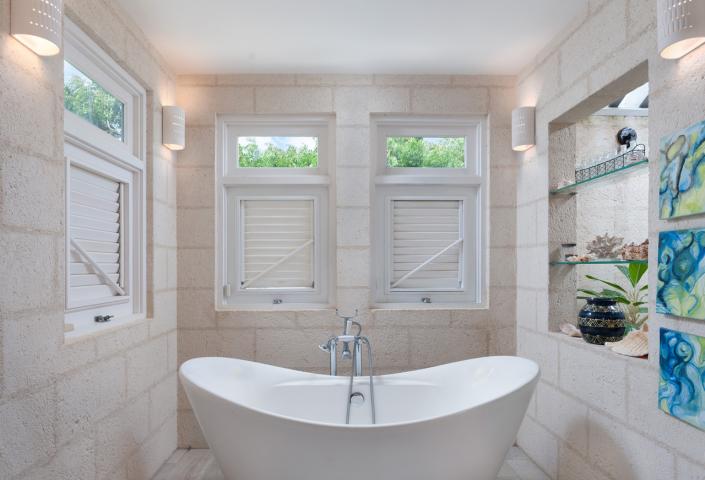Villa Irene 4 Bedroom Home For Sale In Barbados Bathroom 2 With Tub
