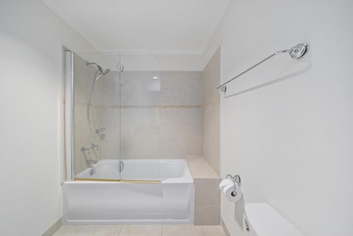 For Sale Condominiums at Palm Beach Unit 104 Barbados Bathroom 3 Tub